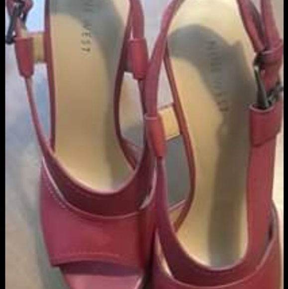 Heels - Picture 2 of 3